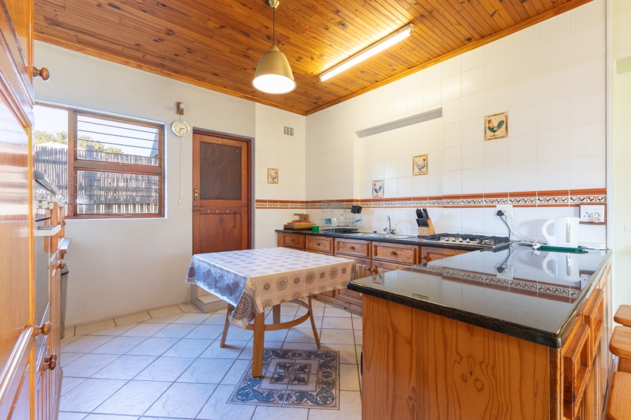 4 Bedroom Property for Sale in Pringle Bay Western Cape